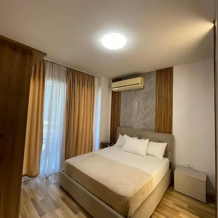 Apartment Enea 8 *